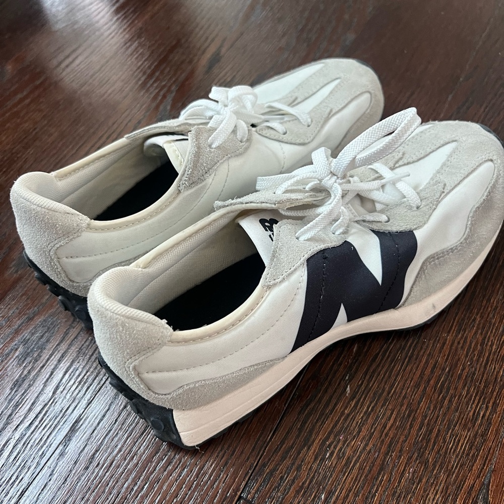 New Balance 327’s